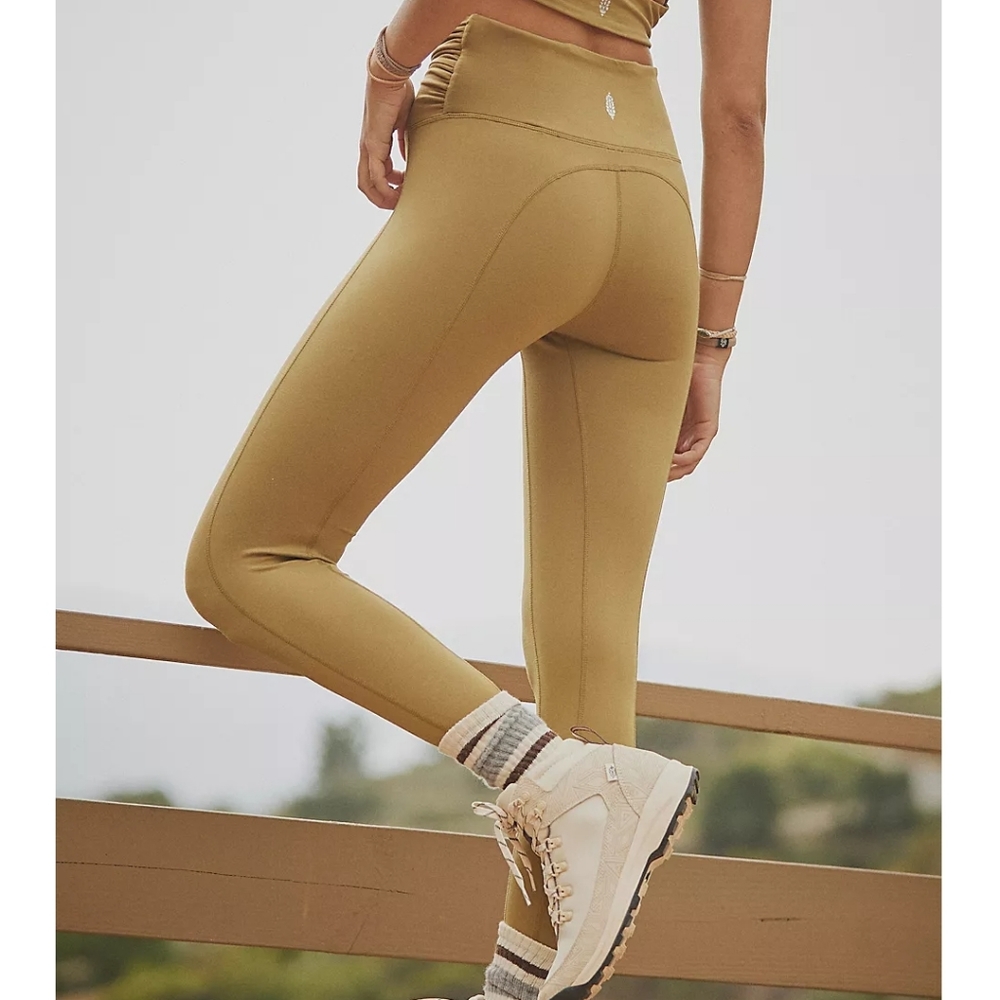 Free people movement twist waist legging NWOT